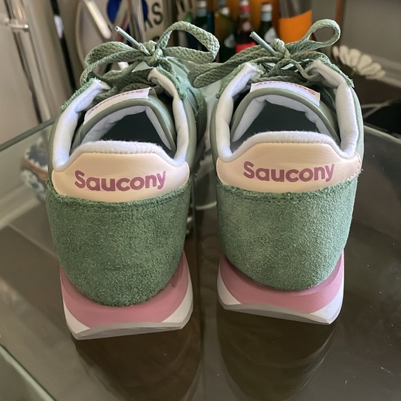 EUC Saucony Women's Green Jazz Sneakers Size 8 - Picture 9 of 11